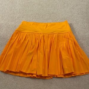 Aerie skirt! (Inspired by Gold hinge)